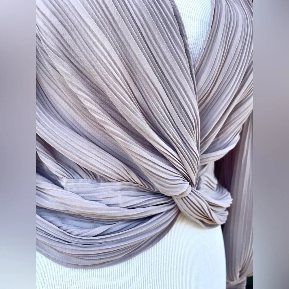 🌿 NWT Zara Sheer Grey Pleated Blouse, L